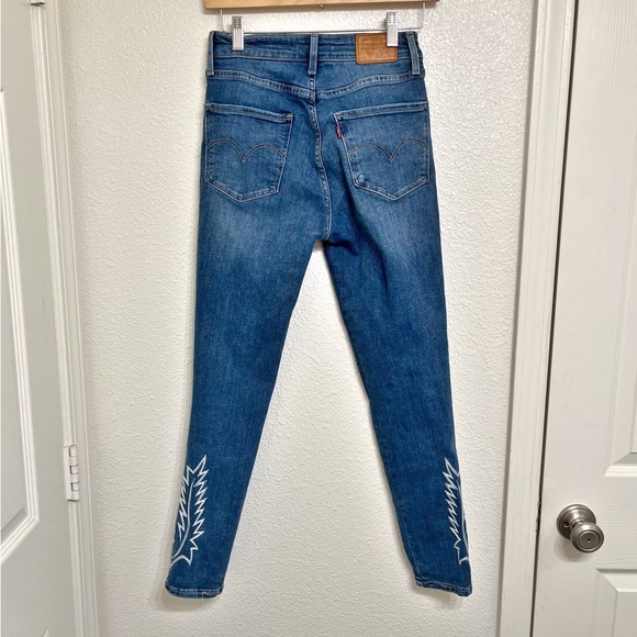 Levi’s 721 High Rise Skinny Jeans 26 Western Stitch Ankle Detail - Picture 3 of 9